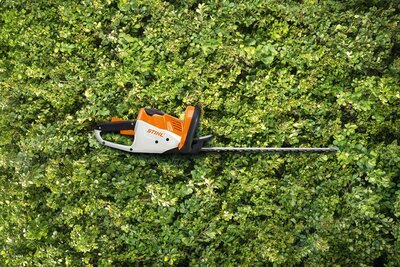 Stihl - Cordless Hedge Trimmer - HSA 56 45cm/18" - SET - image 2