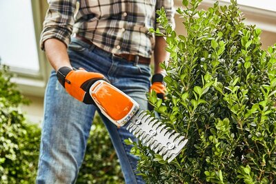 Stihl  - Cordless Shrub Shears - HSA 26 - image 2